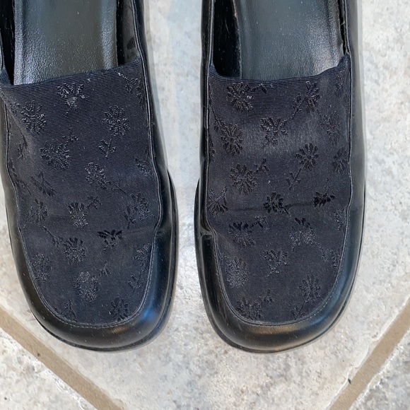 🌹4/$20 Black loafers - Picture 2 of 8